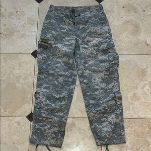 Rouge Helium Gray Camo Cargo Pants